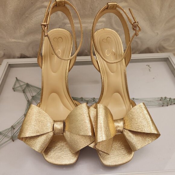 Jessica Simpson Gold "Olivine" Bow Heeled sandals. Customer return. NIB. 8.5 - Picture 7 of 12